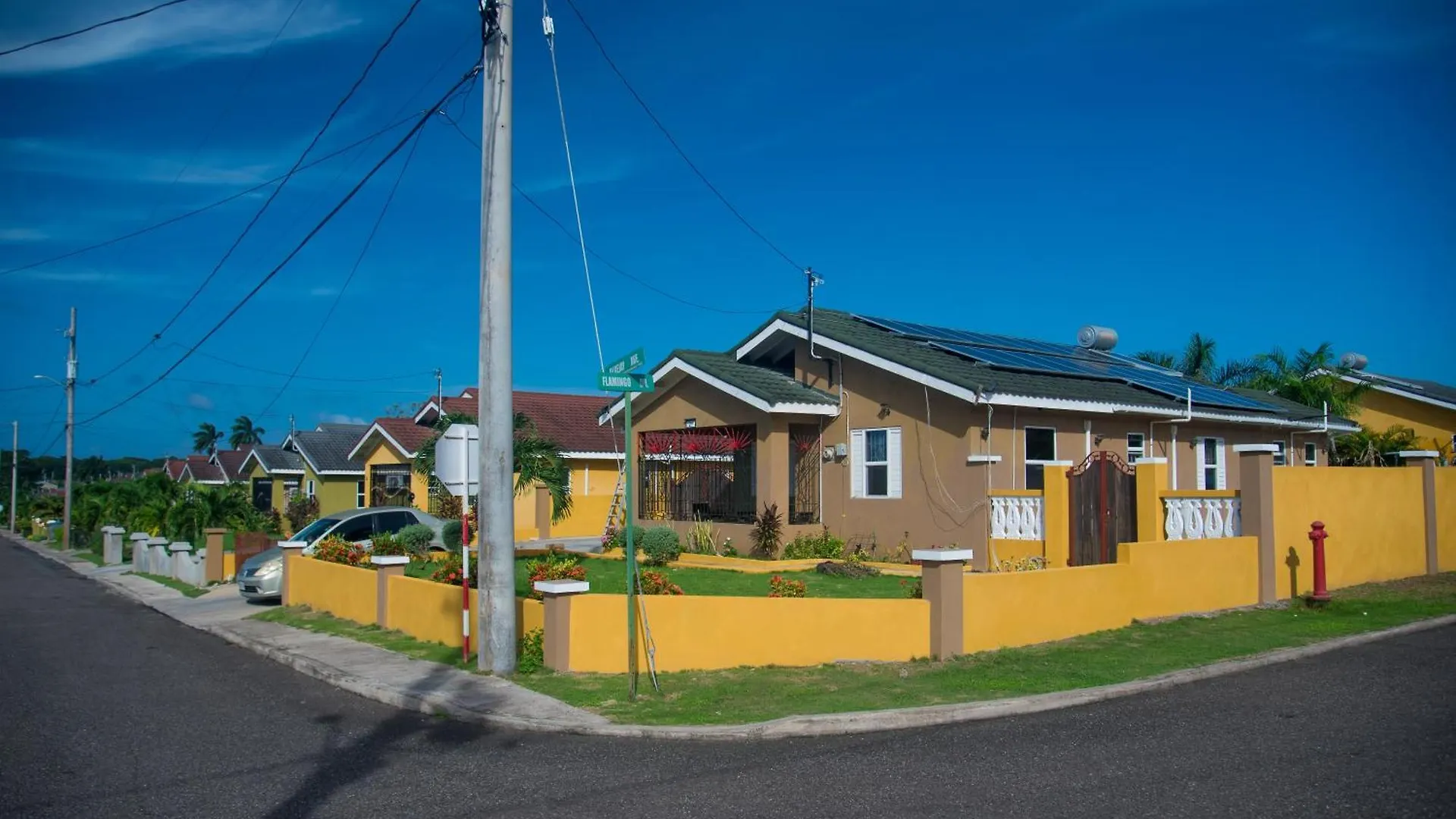 Paradise Villa: Dual Properties with Private Pool and Gym Ocho Rios